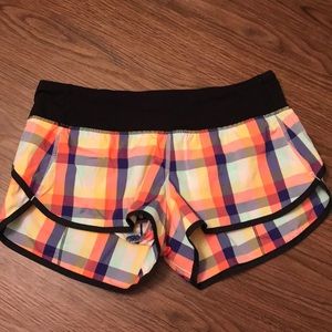 Women’s Lululemon Seawheeze Speed shorts size 6